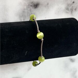 Vintage Dainty Green Moonglow Bead Stretch Bracelet, Silver-Tone Chain (8”)